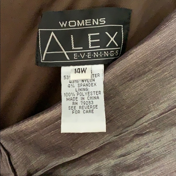 Long evening gown - Picture 2 of 5